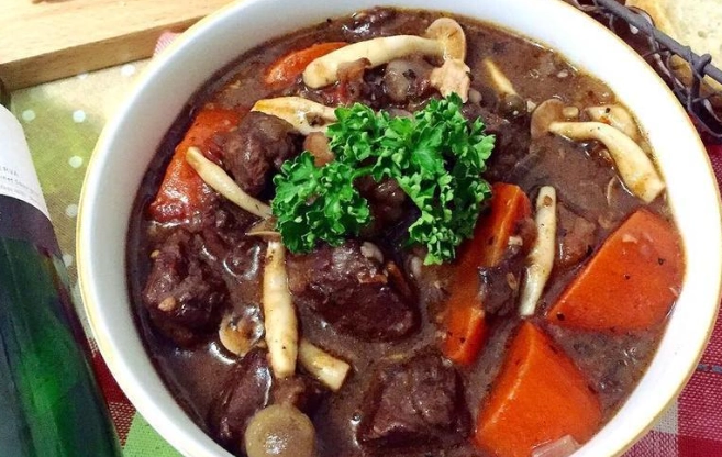 紅酒燒牛肉食譜