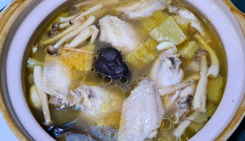 蔭鳳梨苦瓜湯 做法