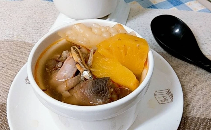 鳳梨雞湯 做法