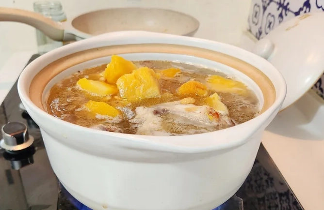 台灣鳳梨雞湯