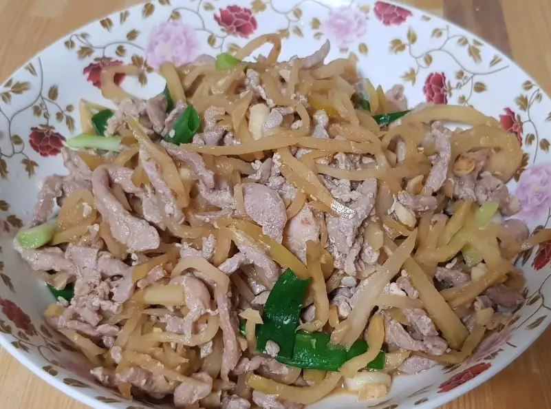 隔夜榨菜肉絲 隔夜榨菜肉絲
