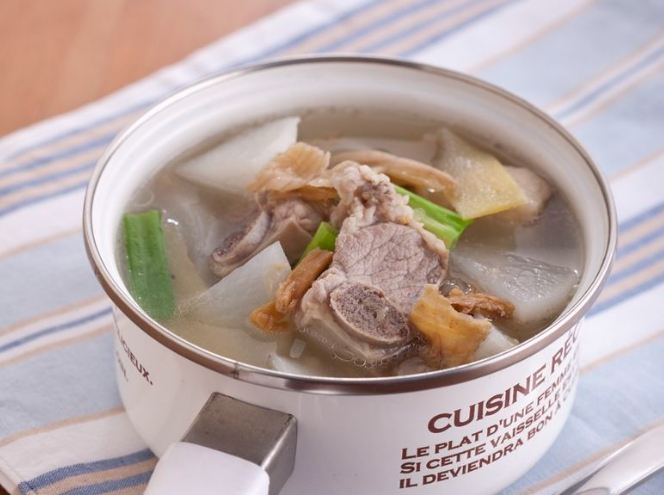 酸菜蘿蔔排骨湯 做法