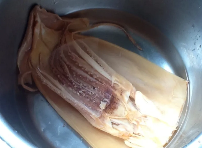 泡發乾魷魚方法