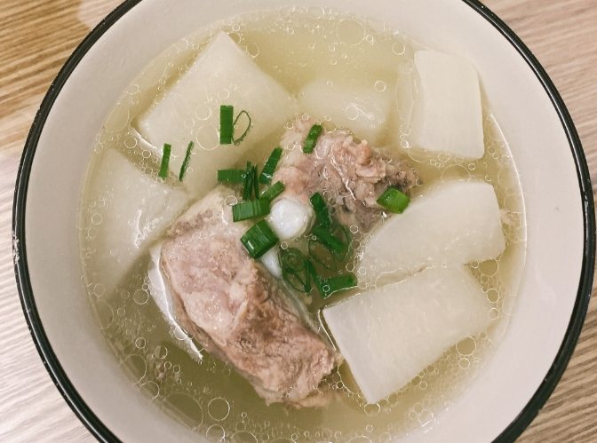 蘿蔔排骨湯去腥