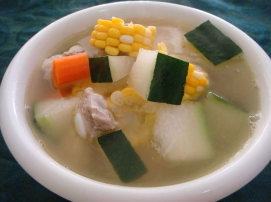 白花椰菜排骨湯 做法