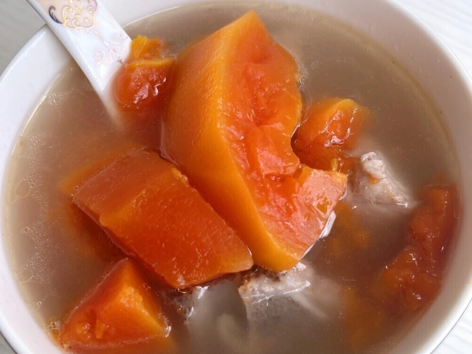 半熟木瓜排骨湯