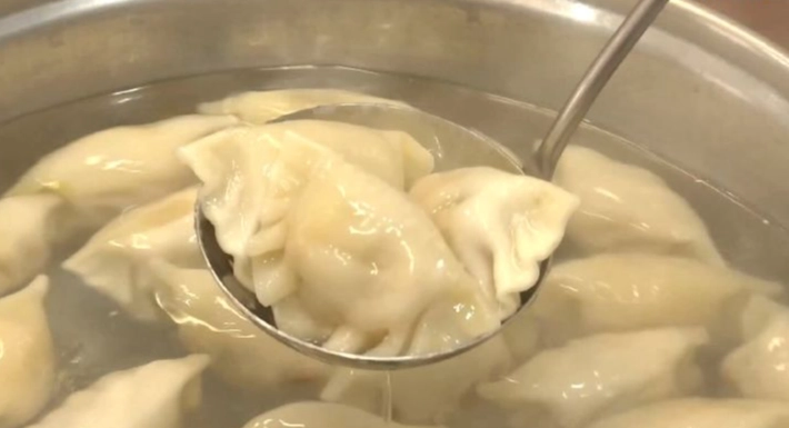 冷凍水餃黏在一起 冷凍水餃黏在一起