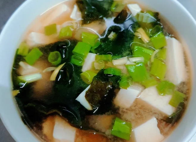 康寶味噌海帶芽豆腐湯