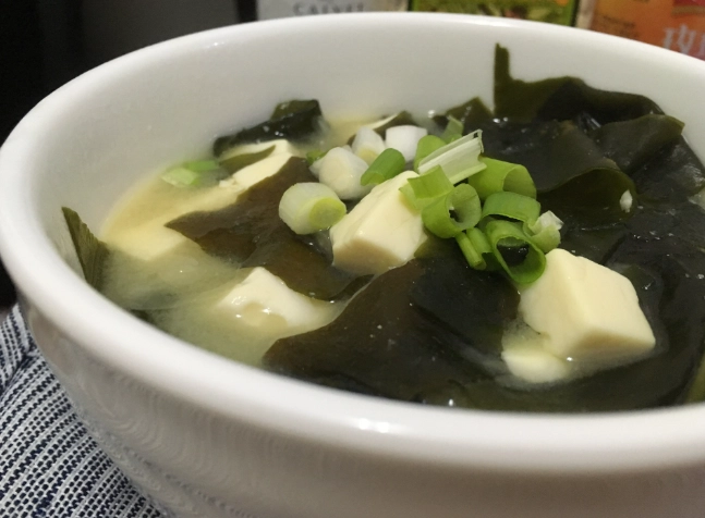 康寶味噌海帶芽豆腐湯是素食嗎